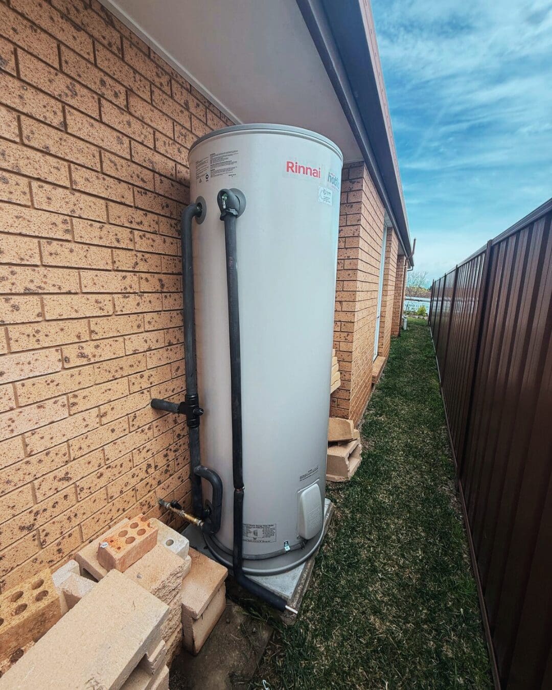 Hot Water Replacement Tank by Clemo Electric Hot Water Replacement Tank by Clemo Electric